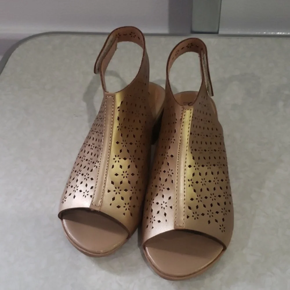 Girls Sandles Catherine Malandrino brand‎ Size 3